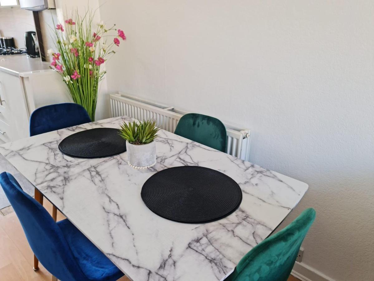 Immaculate 3-Bedrooms Dundee Apartment Экстерьер фото